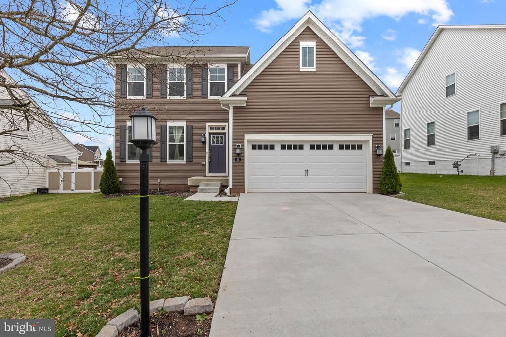 35 HICKORY RIDGE CIR, York, PA 17404