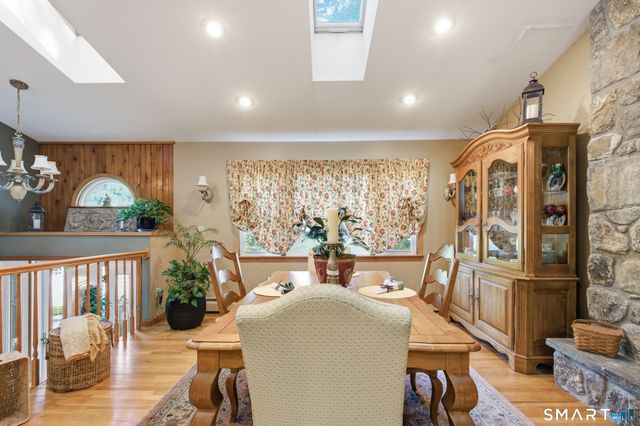 21 Upson Drive, Oxford, CT 06478