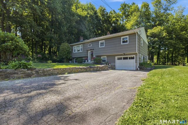 21 Upson Drive, Oxford, CT 06478