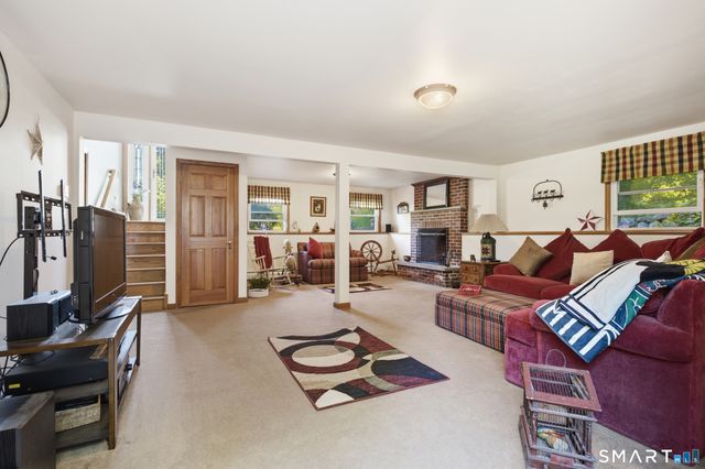 21 Upson Drive, Oxford, CT 06478