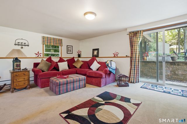 21 Upson Drive, Oxford, CT 06478