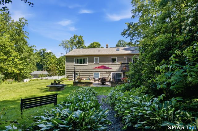 21 Upson Drive, Oxford, CT 06478