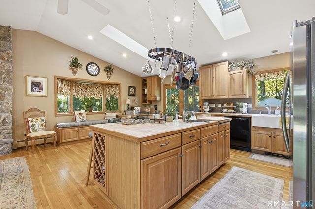 21 Upson Drive, Oxford, CT 06478