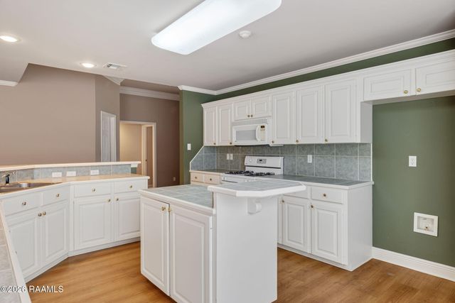 510 Kings Cove Circle, Lafayette, LA 70508