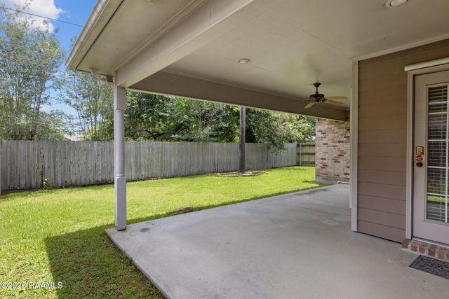 510 Kings Cove Circle, Lafayette, LA 70508