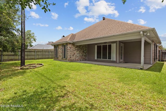 510 Kings Cove Circle, Lafayette, LA 70508