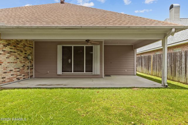 510 Kings Cove Circle, Lafayette, LA 70508