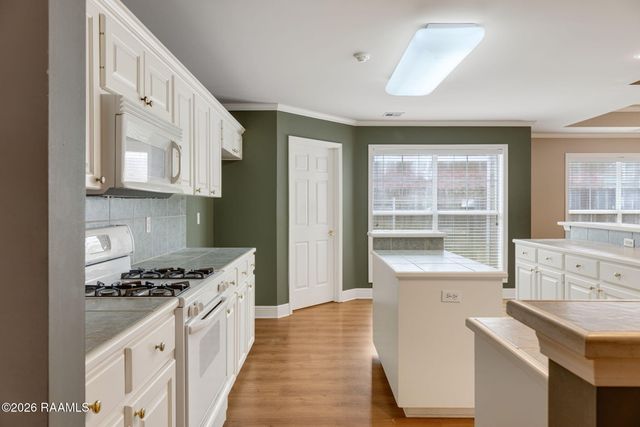 510 Kings Cove Circle, Lafayette, LA 70508