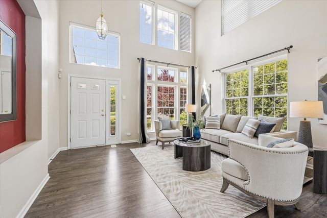 1230 W Claridge Court, Palatine, IL 60067