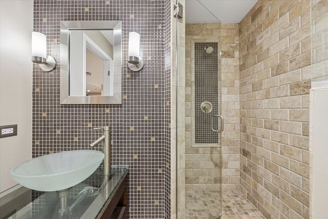 1230 W Claridge Court, Palatine, IL 60067