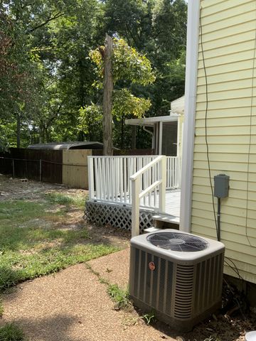 1105 Waggoner Ct, W, Nashville, TN 37214