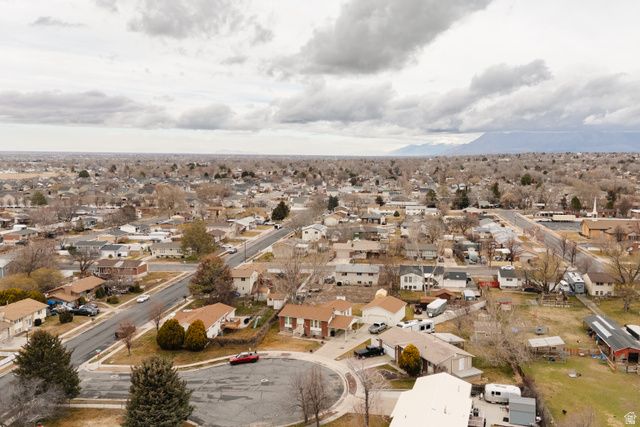 1167 W 2100 N, Clinton, UT 84015