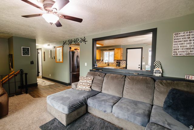 1167 W 2100 N, Clinton, UT 84015