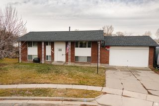 1167 W 2100 N, Clinton, UT 84015