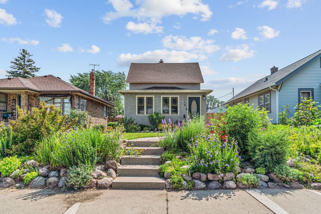 148 12th Avenue N, South Saint Paul, MN 55075