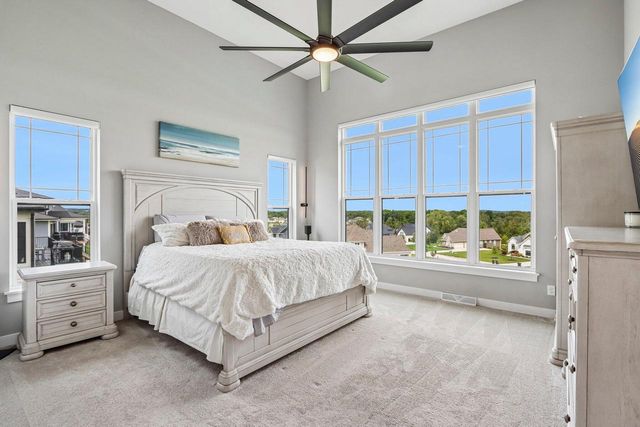 N40W23678 William WAY, Pewaukee, WI 53072
