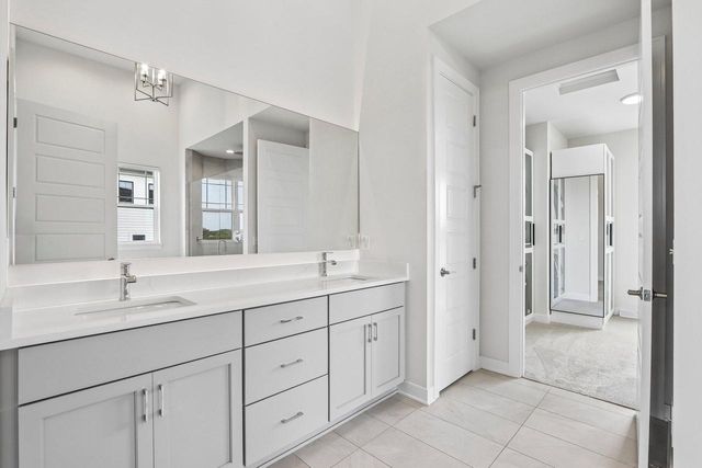 N40W23678 William WAY, Pewaukee, WI 53072