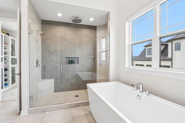 N40W23678 William WAY, Pewaukee, WI 53072