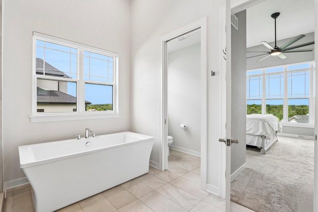 N40W23678 William WAY, Pewaukee, WI 53072