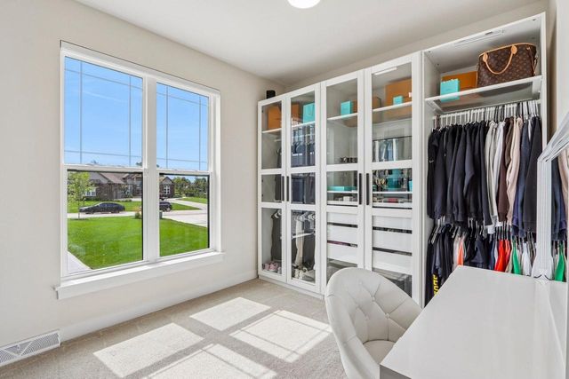 N40W23678 William WAY, Pewaukee, WI 53072