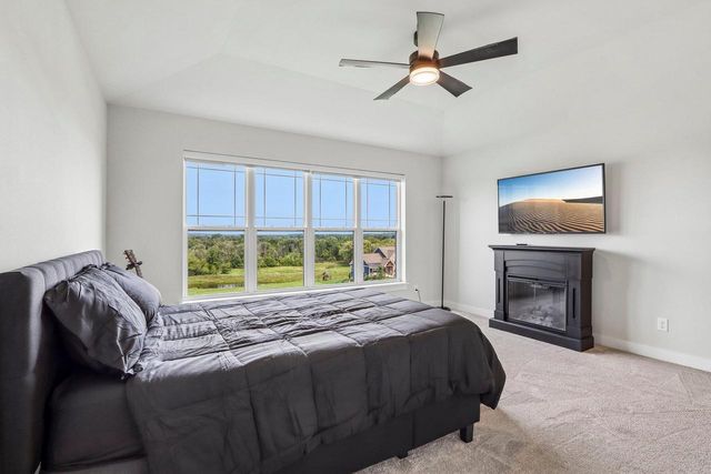 N40W23678 William WAY, Pewaukee, WI 53072