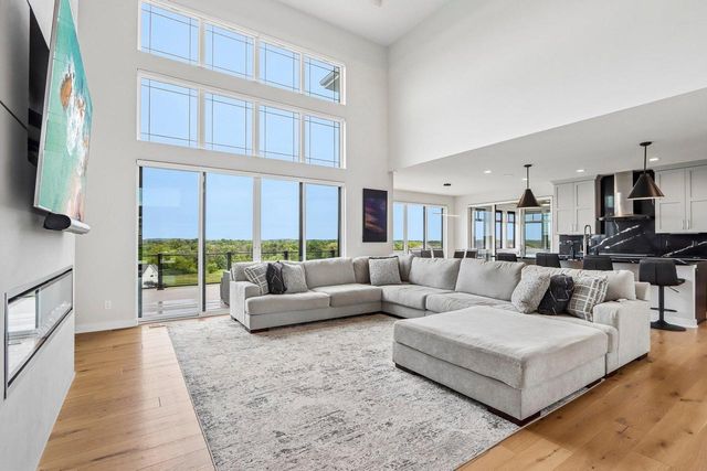 N40W23678 William WAY, Pewaukee, WI 53072