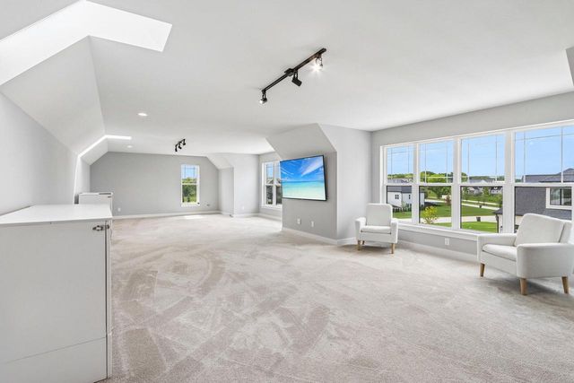 N40W23678 William WAY, Pewaukee, WI 53072