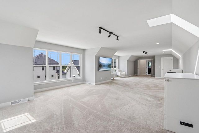 N40W23678 William WAY, Pewaukee, WI 53072