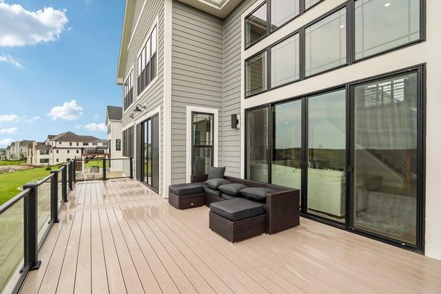 N40W23678 William WAY, Pewaukee, WI 53072