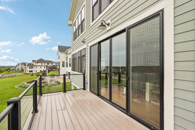 N40W23678 William WAY, Pewaukee, WI 53072