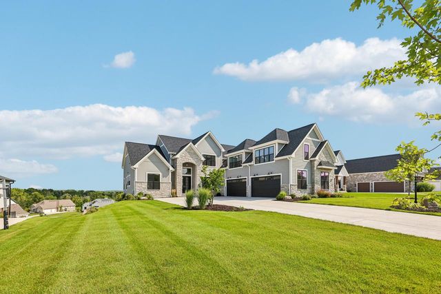 N40W23678 William WAY, Pewaukee, WI 53072