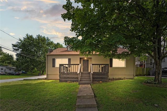701 W 24th Street, Independence, MO 64055