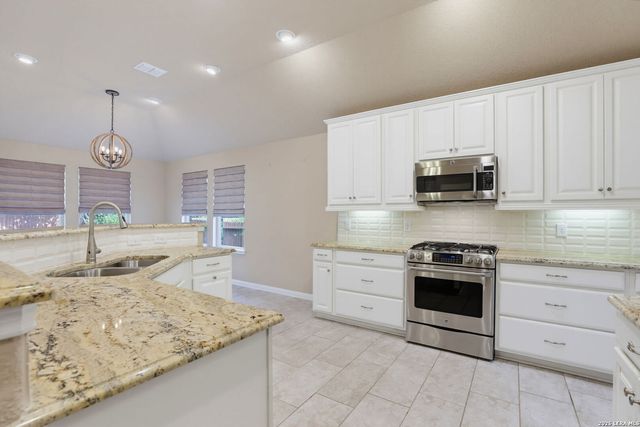 30632 Holstein, Bulverde, TX 78163