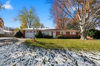 1744 Eaton Drive, Toledo, OH 43614