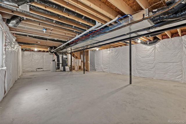 16276 Kirkshire Avenue, Beverly Hills Village, MI 48025