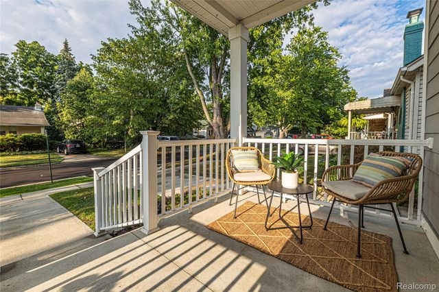 16276 Kirkshire Avenue, Beverly Hills Village, MI 48025