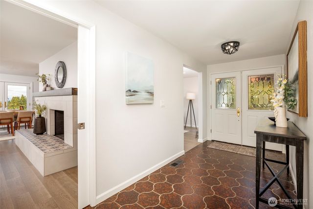 12011 6th Avenue NW, Seattle, WA 98177