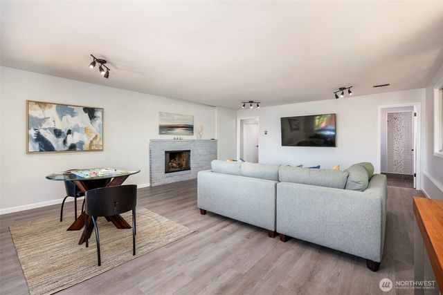 12011 6th Avenue NW, Seattle, WA 98177