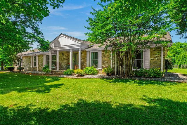 116 Stonewall Dr, Hendersonville, TN 37075