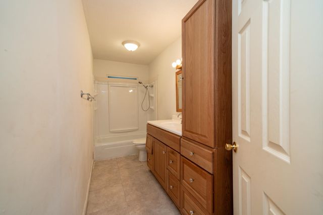 1301 Nelwyn Ave., Gladewater, TX 75647