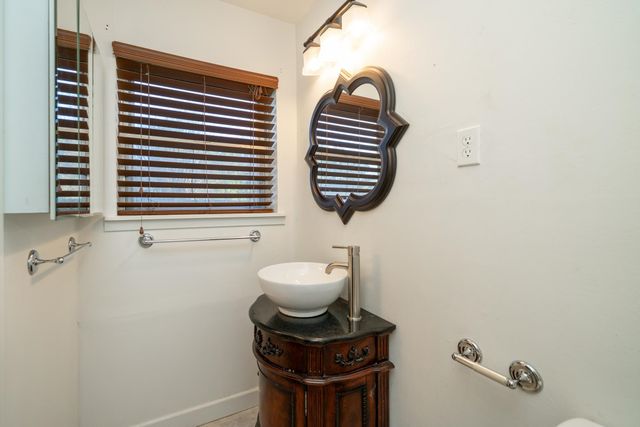 1301 Nelwyn Ave., Gladewater, TX 75647