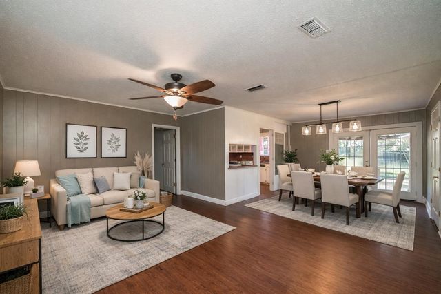 1301 Nelwyn Ave., Gladewater, TX 75647