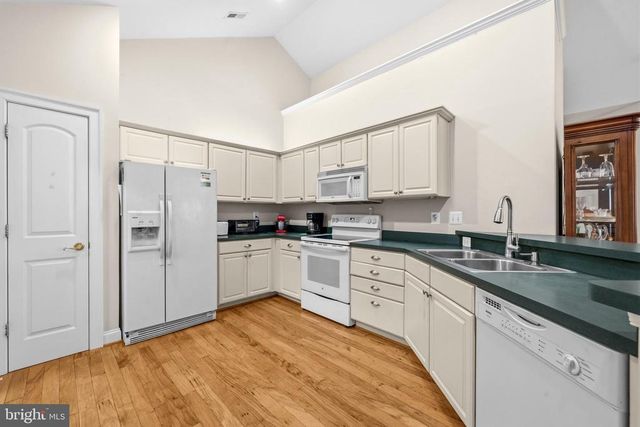 6233 AUTUMN LEAF DR, Fredericksburg, VA 22407