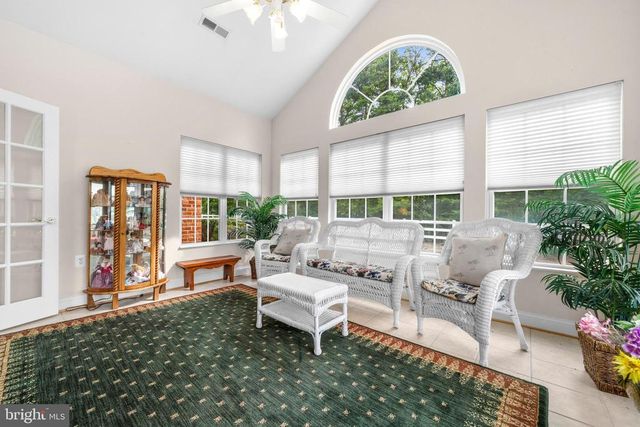 6233 AUTUMN LEAF DR, Fredericksburg, VA 22407