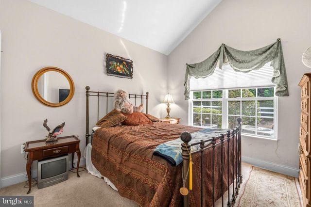 6233 AUTUMN LEAF DR, Fredericksburg, VA 22407