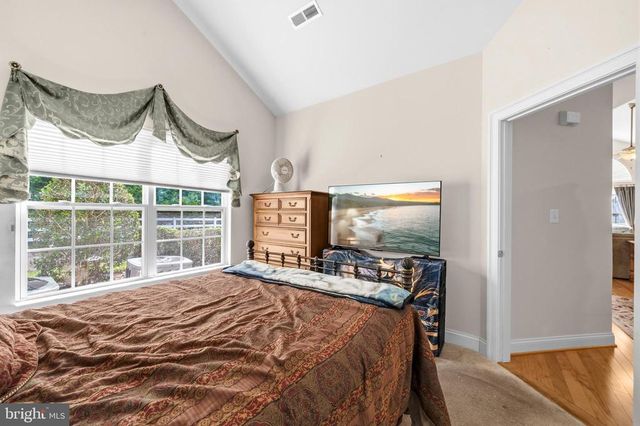 6233 AUTUMN LEAF DR, Fredericksburg, VA 22407