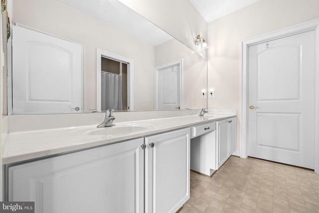 6233 AUTUMN LEAF DR, Fredericksburg, VA 22407