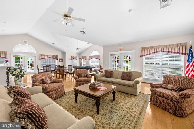 6233 AUTUMN LEAF DR, Fredericksburg, VA 22407