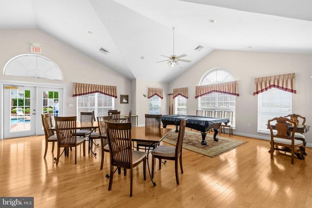 6233 AUTUMN LEAF DR, Fredericksburg, VA 22407