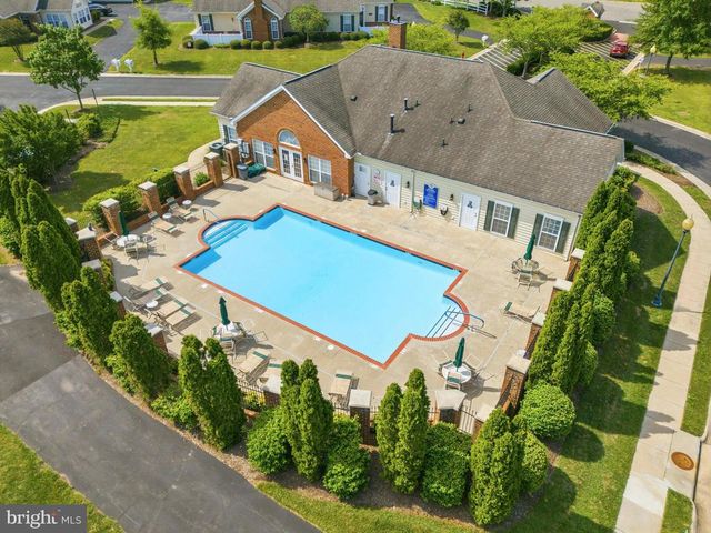 6233 AUTUMN LEAF DR, Fredericksburg, VA 22407